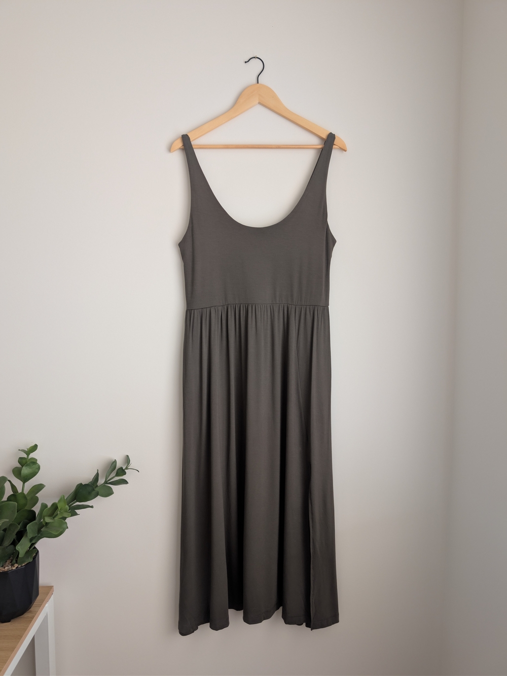 Sleeveless Scoop Neck Jersey Maxi Dress in Dark Sage